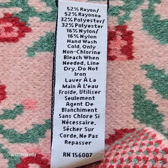 NWT Vera Bradley Knit Heart Scarf - Picture 6 of 8